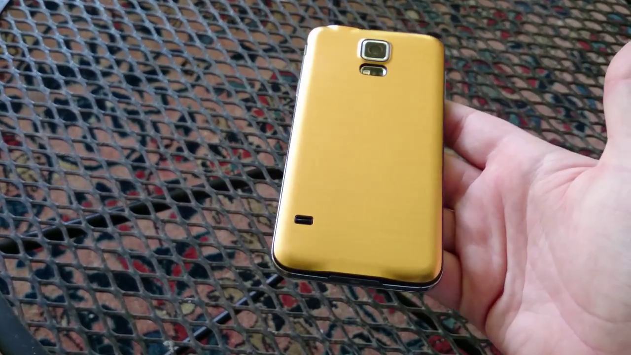 Loat anh va video ro net ve Galaxy S5 Prime vo kim loai hinh anh