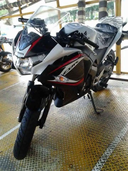 Honda CBR150R mới tại Thái Lan.