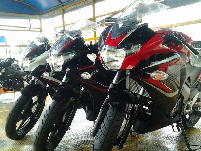 Honda CBR150R khac biet bat ngo lo dien hinh anh