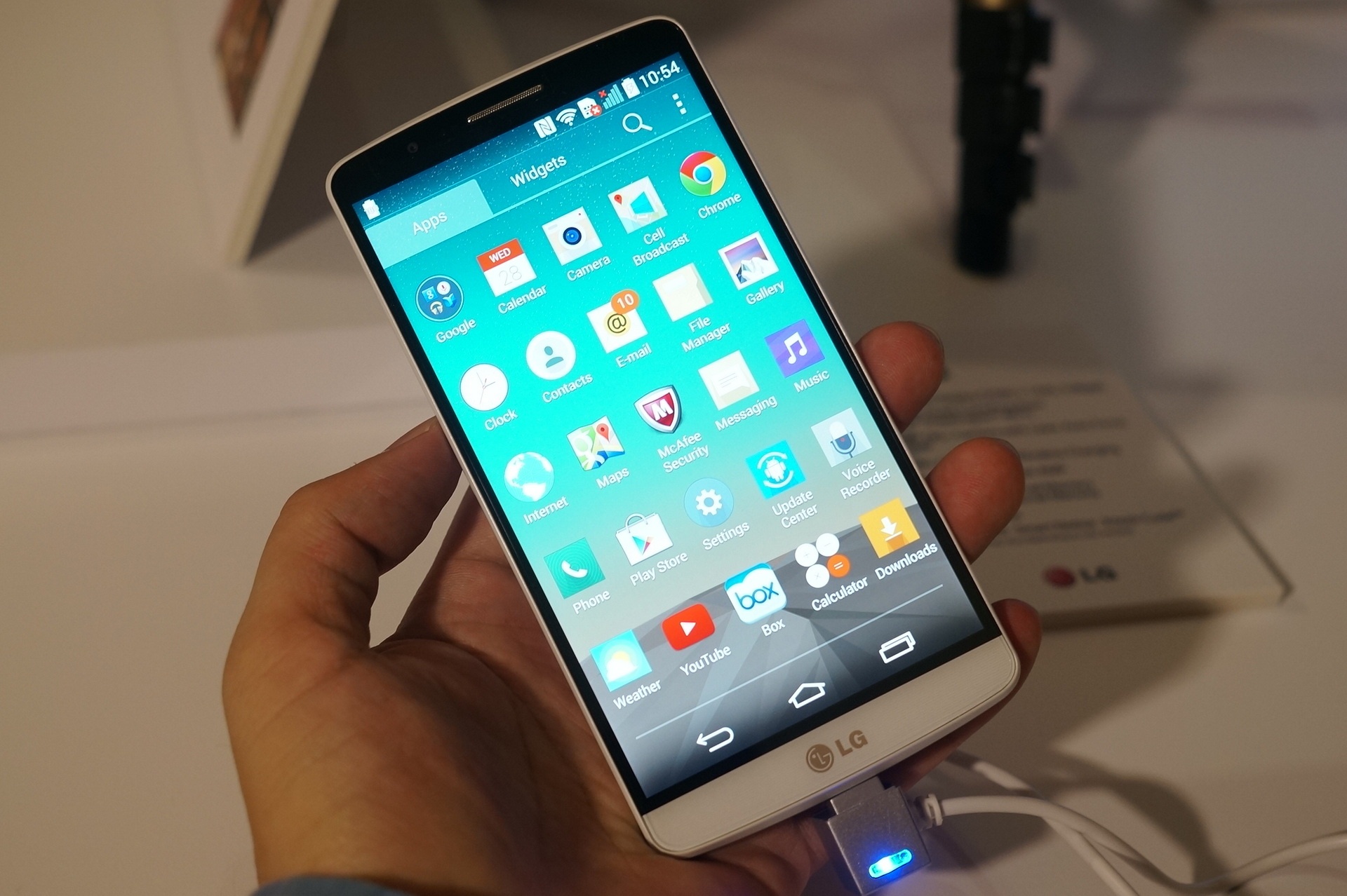 Giao diện với thiết kế phẳng.