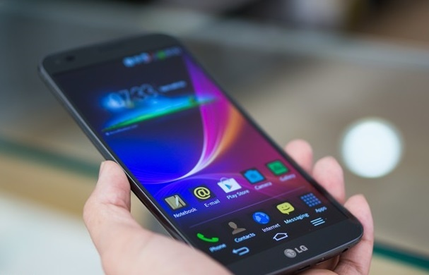 LG G Flex man hinh cong tiep tuc giam gia hang trieu dong hinh anh