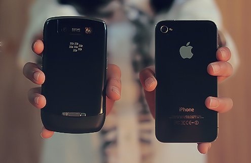 iPhone va BlackBerry hang dung tran ngap thi truong VN hinh anh