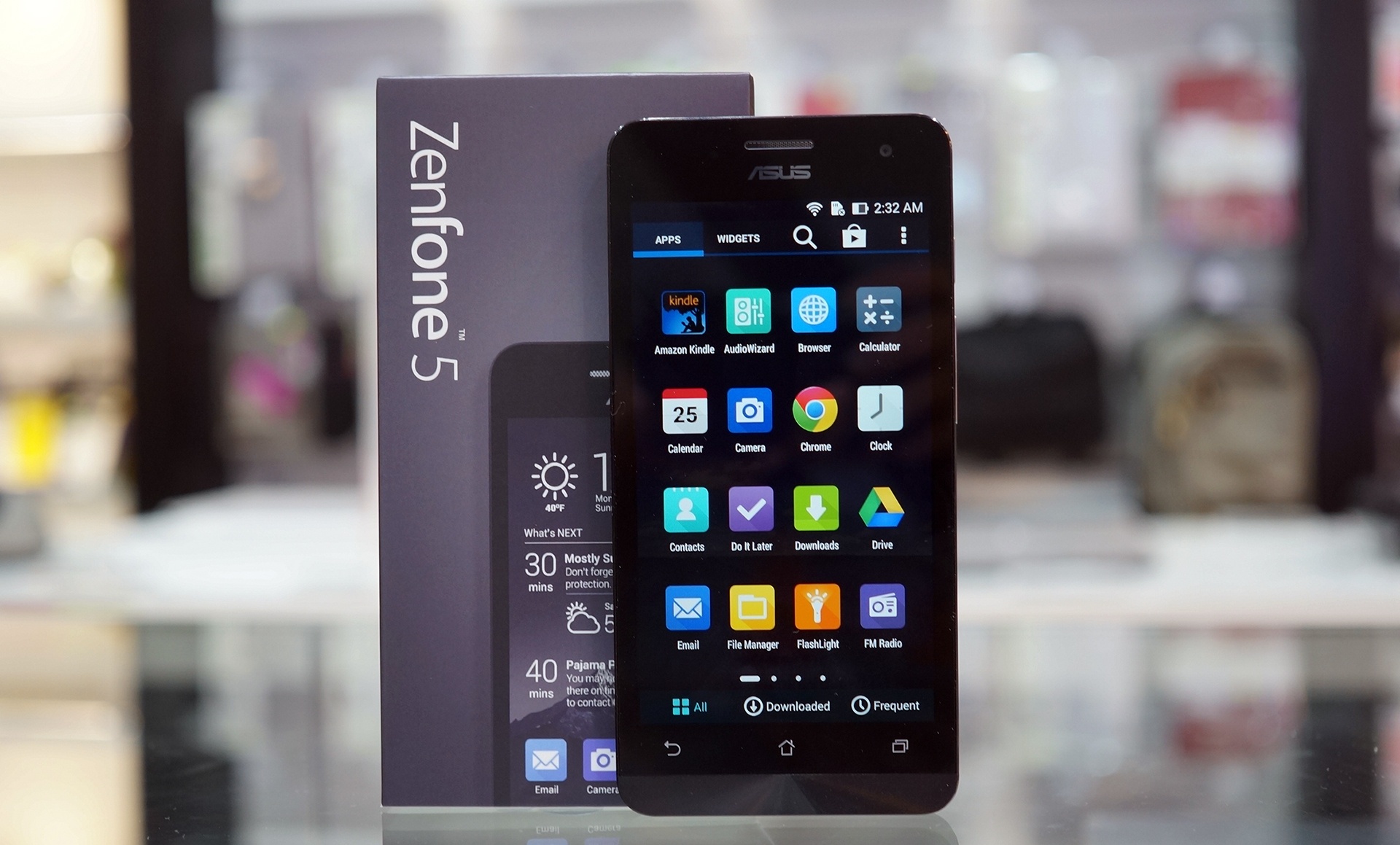 Mo hop Zenfone 5 chinh hang gia 4 trieu dong vua ban o VN hinh anh