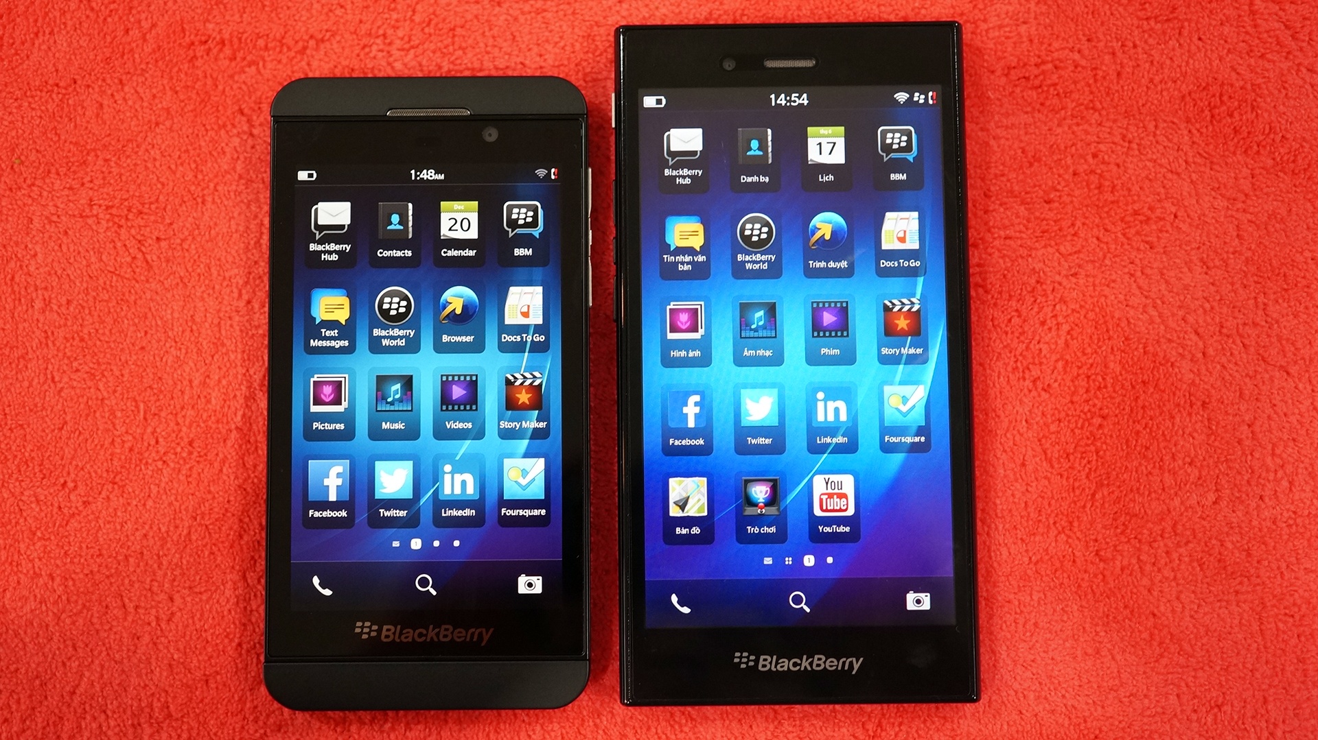 Z3 là model cảm ứng mới nhất của BlackBerry vừa giới thiệu tại Indonesia, hướng đến phân khúc giá thấp. Trong khi BlackBerry Z10 ở phân khúc cao cấp và hạ giá chính hãng xuống còn 4,5 triệu đồng. Z10 dùng màn hình 4,2 inch, Z3 có màn hình lên đến 5 inch. 