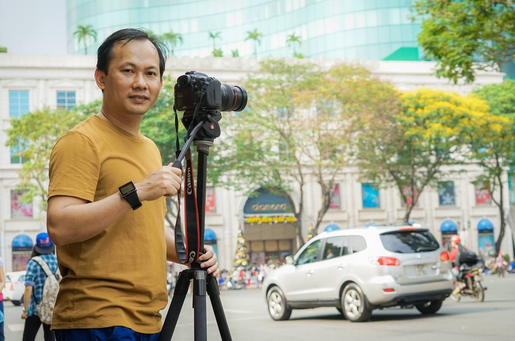 Bên cạnh kinh doanh di động, hệ thống này cũng đang phát triển website dưới dạng đưa thông tin, hình ảnh nhiều hơn.