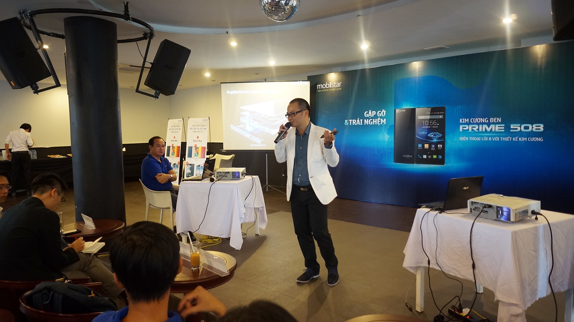 Su kien ra mat smartphone tam nhan gia 5 trieu cua Mobiistar hinh anh