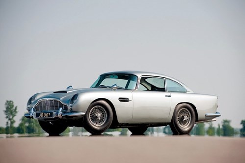 Chiếc Aston Martin DB5 đã từng bị bỏ quên trong một nhà kho 30 năm.