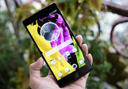 3 smartphone co man hinh tot nhat dang ban tai Viet Nam hinh anh