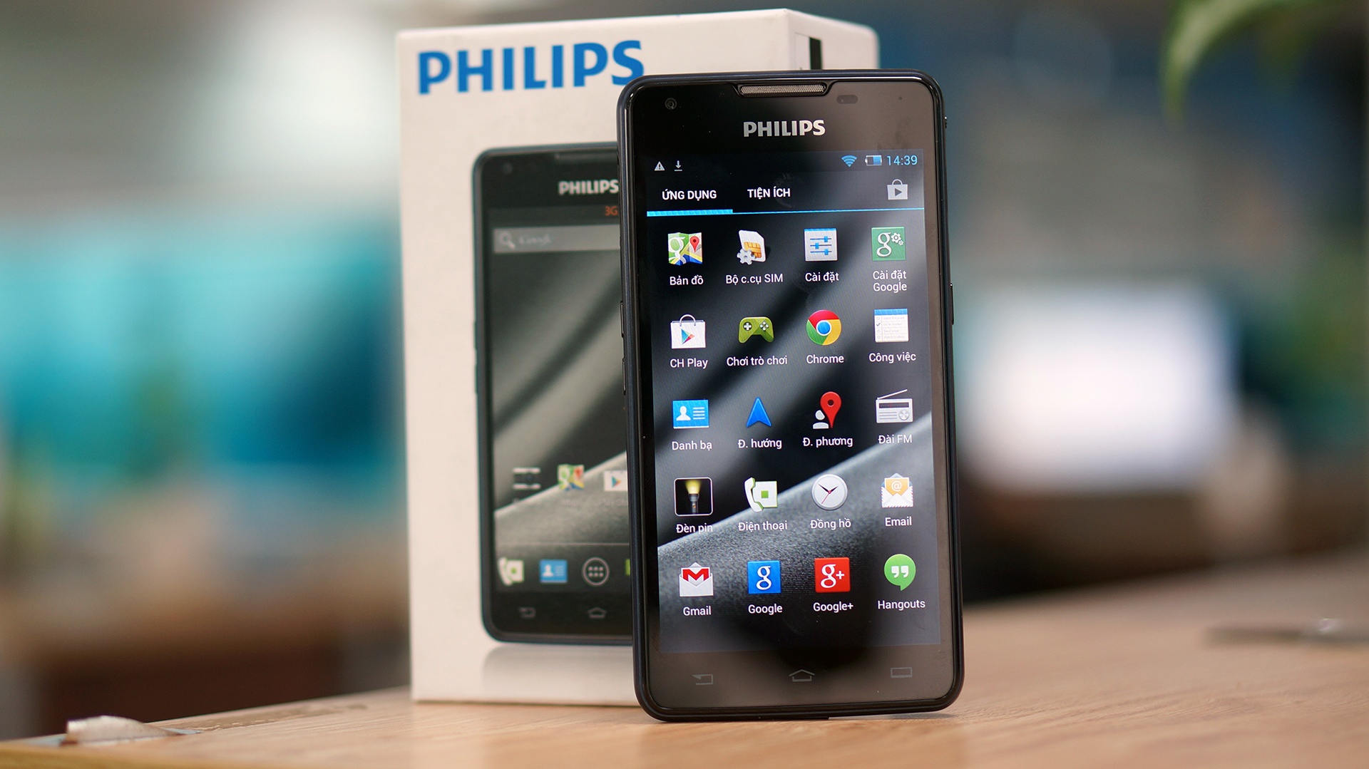 Mo hop smartphone pin 5.300 mAh cho 2 thang, gia 5 trieu hinh anh