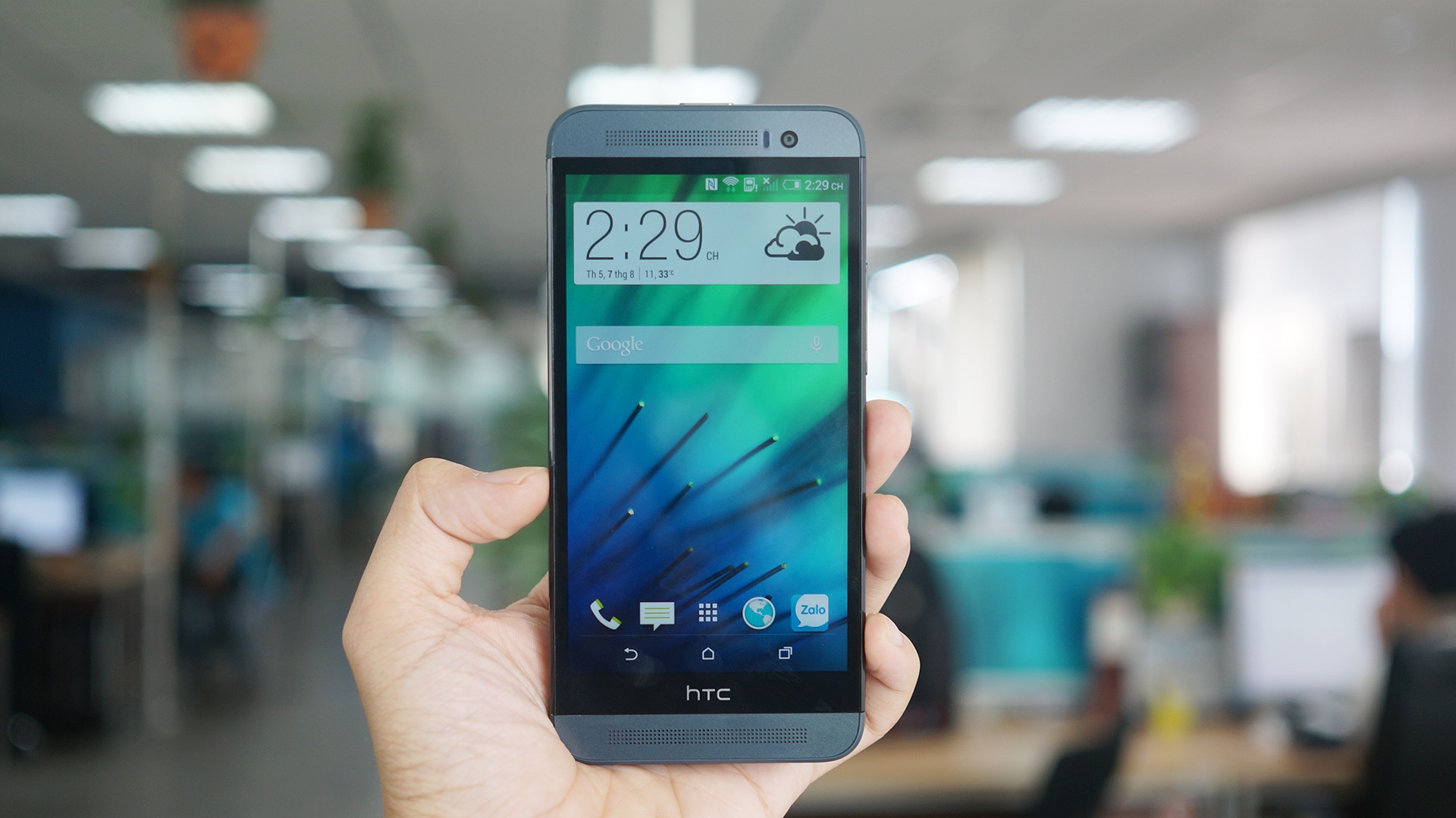 Chi tiet HTC One E8 - phien ban vo nhua cua M8 sap ban o VN hinh anh