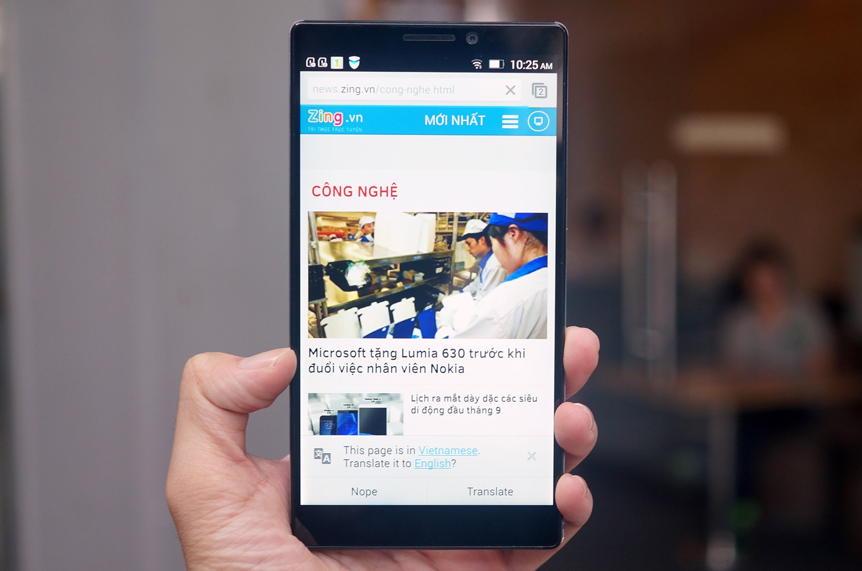 Smartphone 6 inch man hinh 2K vo nhom dau tien ve VN hinh anh