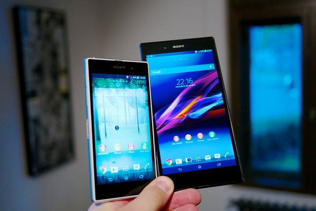 5 smartphone man hinh lon nhanh mat gia tai VN hinh anh