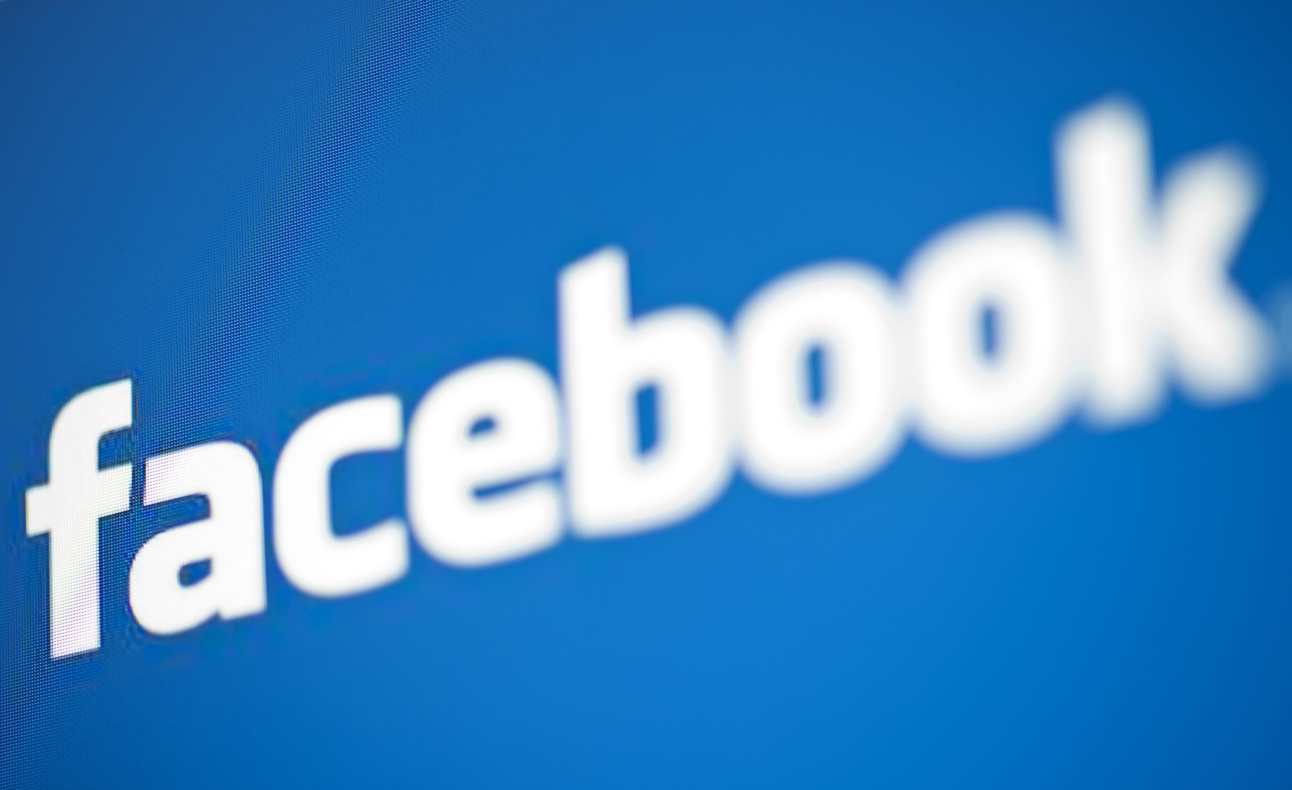 Nhieu nguoi dung Facebook tai Viet Nam bi khoa tai khoan hinh anh