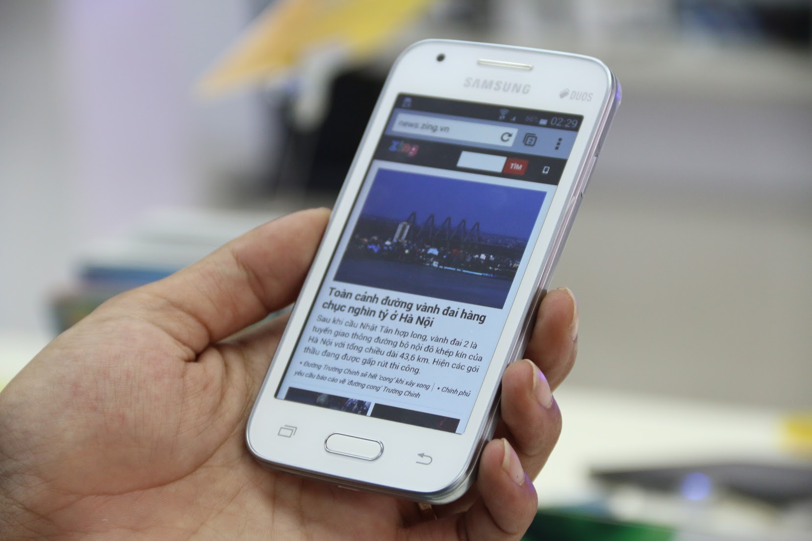 Dung thu Galaxy V danh rieng cho thi truong VN gia 2,3 trieu hinh anh