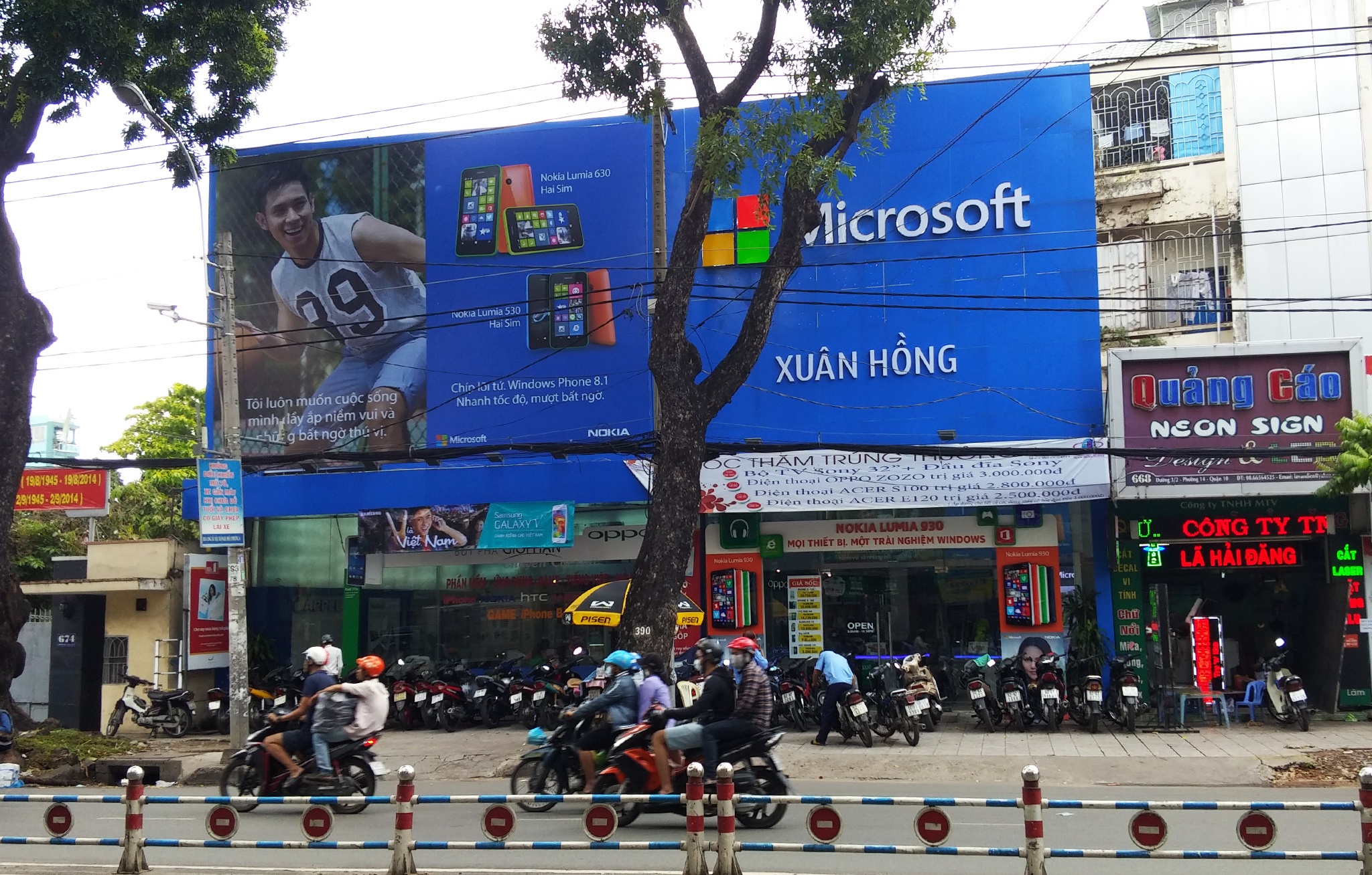 Cua hang doi tac dau tien cua Nokia o VN thay bien Microsoft hinh anh