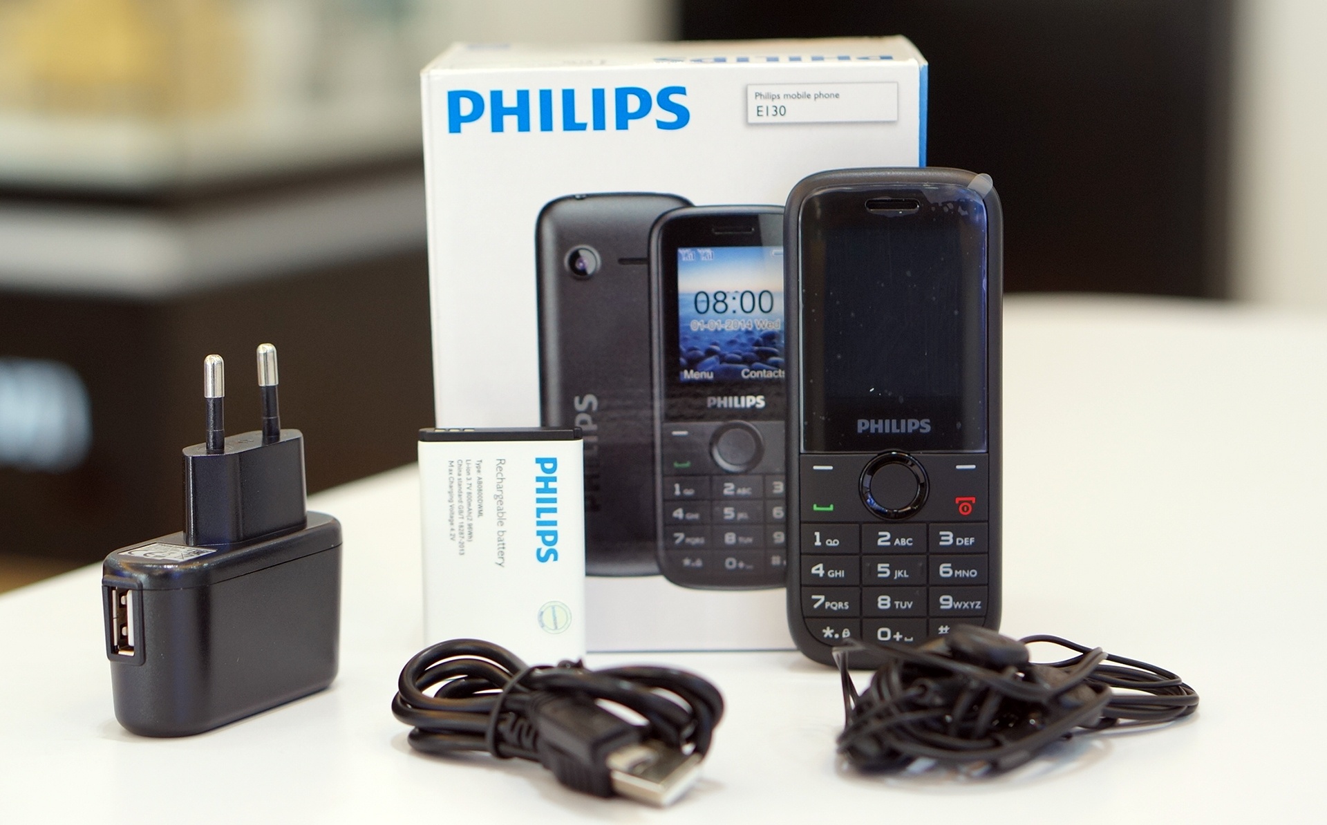 Mo hop 'de' nghe nhac chup anh gia 390.000 dong hinh anh