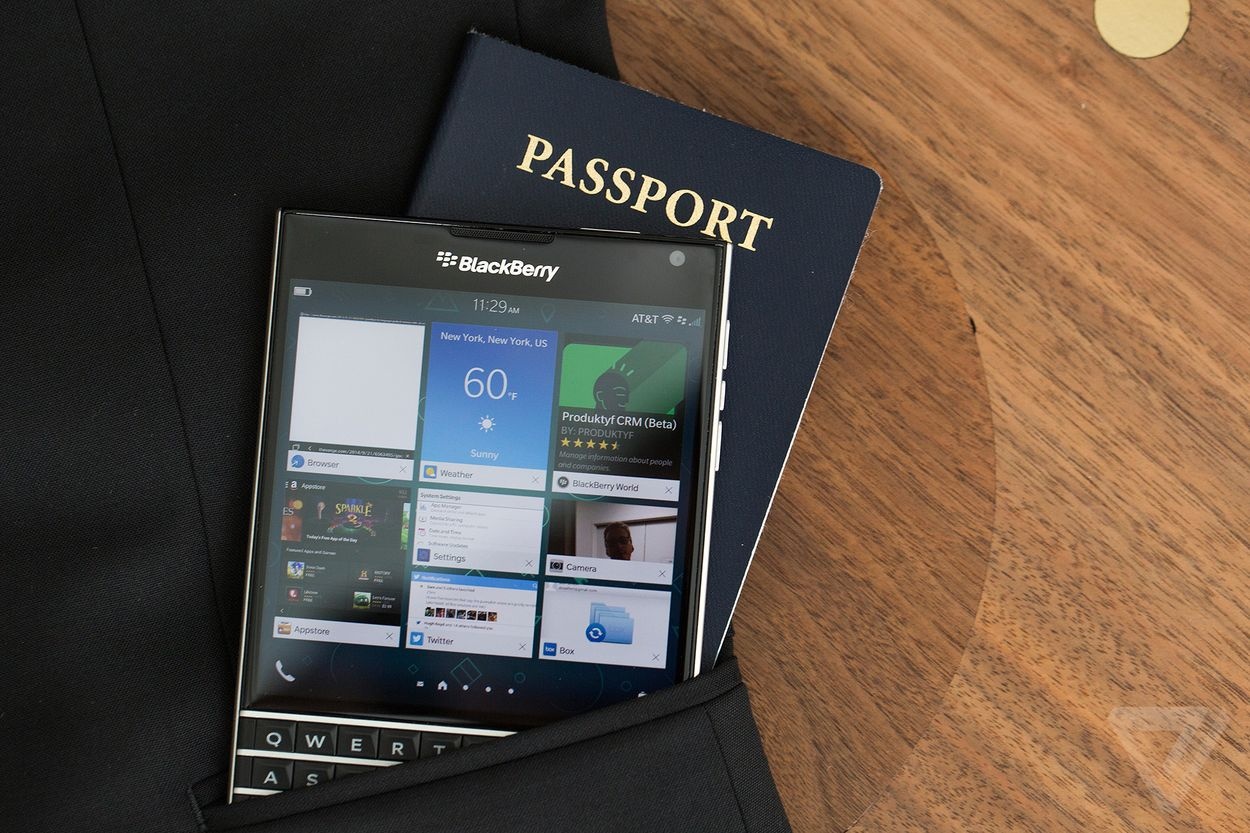 Video danh gia BlackBerry Passport hinh anh