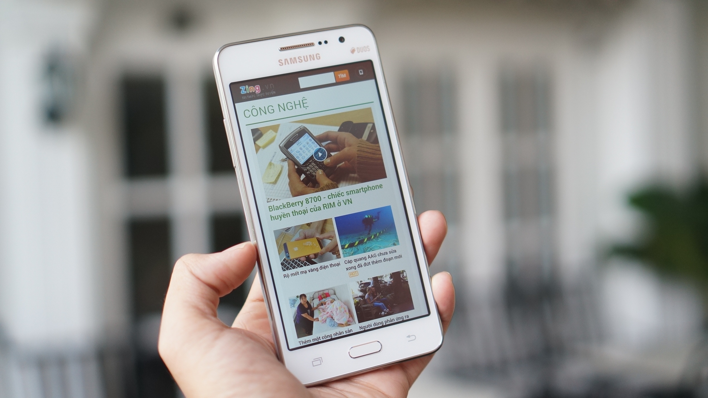 Thuc te Samsung Galaxy Grand Prime chuyen chup 'tu suong' hinh anh