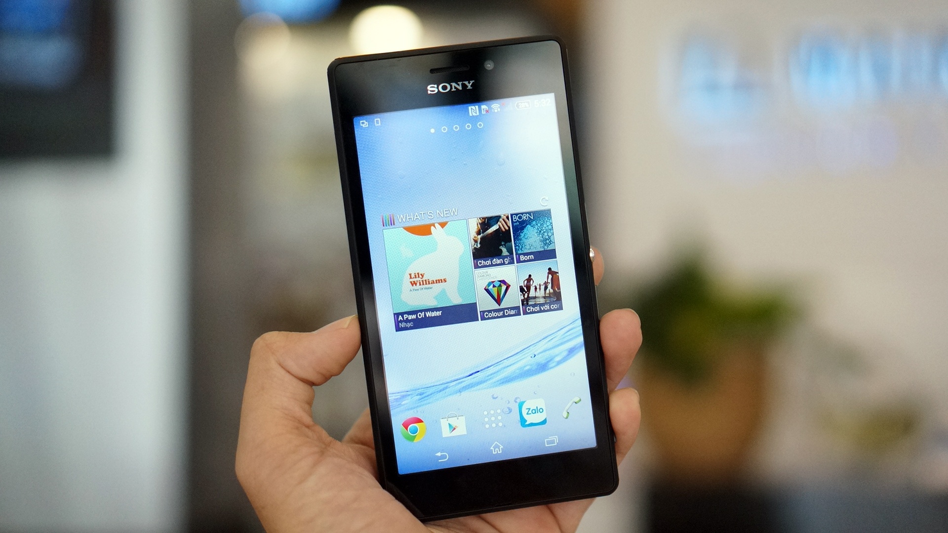 Mo hop Xperia M2 Aqua chong nuoc va bui gia 7,5 trieu dong hinh anh