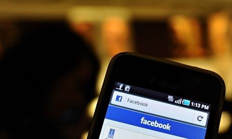 Facebook bi buoc phai cung cap dia chi IP ke 'tra thu tinh' hinh anh