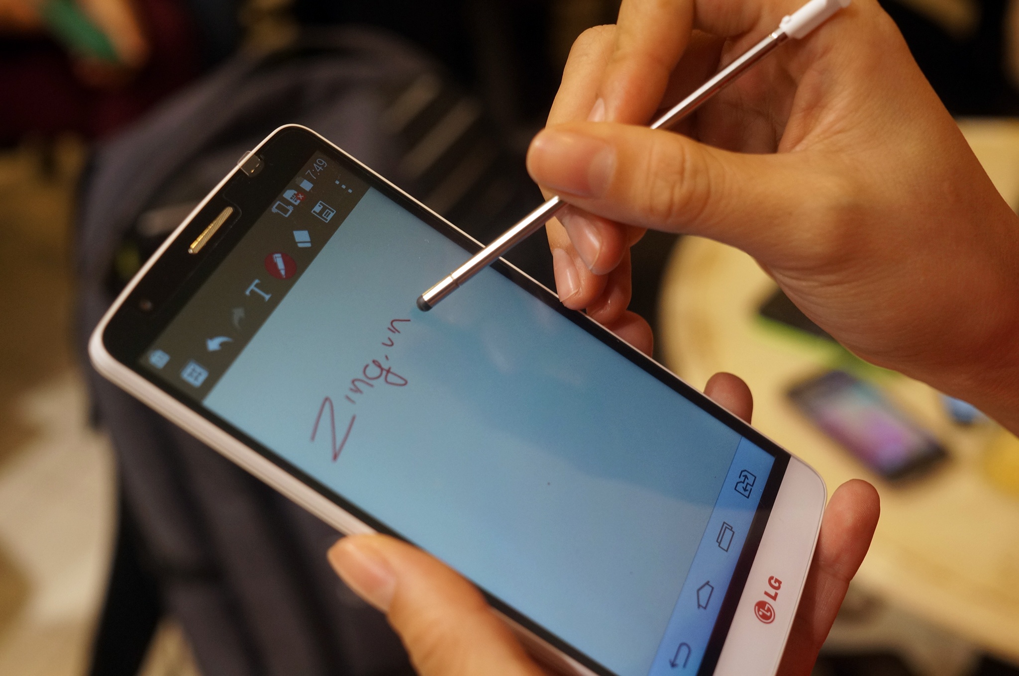 LG ra 3 smartphone moi tai VN gia tu 2,3 trieu dong hinh anh