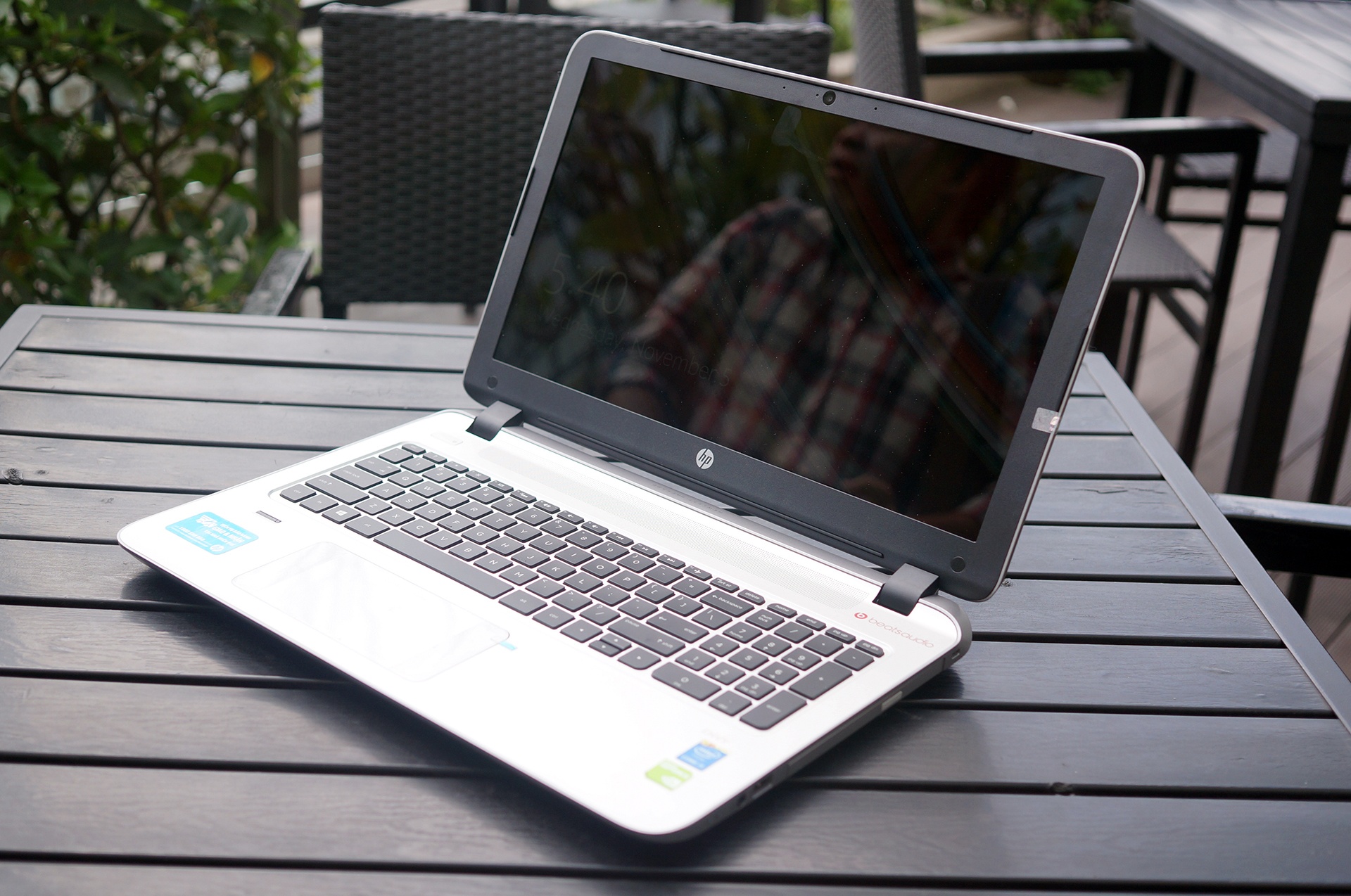 Laptop giai tri HP Envy 15 ra mat o VN voi gia tu 20 trieu hinh anh