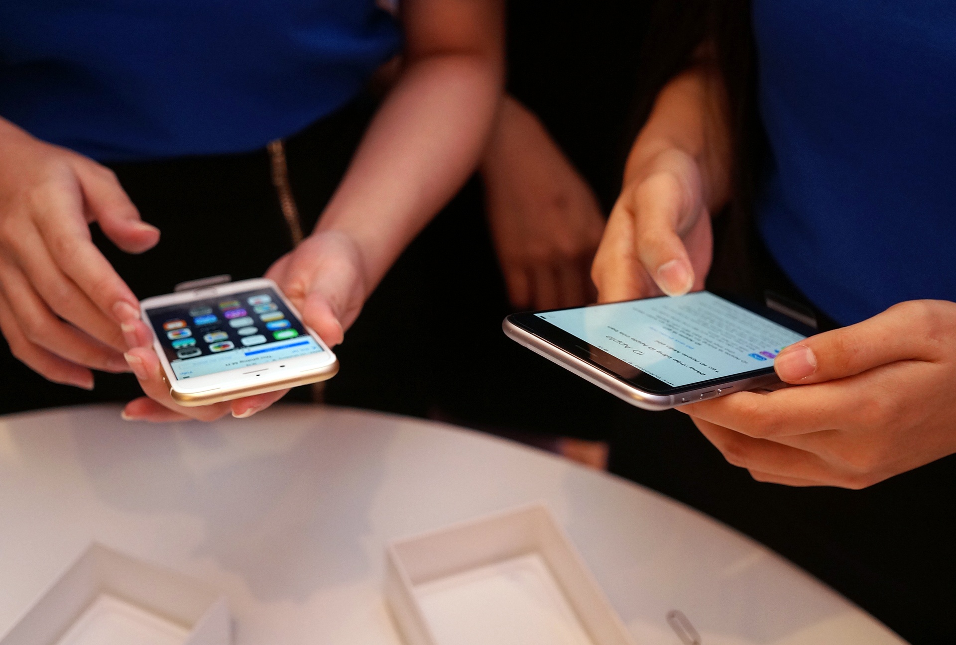 Dap hop iPhone 6 va 6 Plus chinh hang tai VN hinh anh