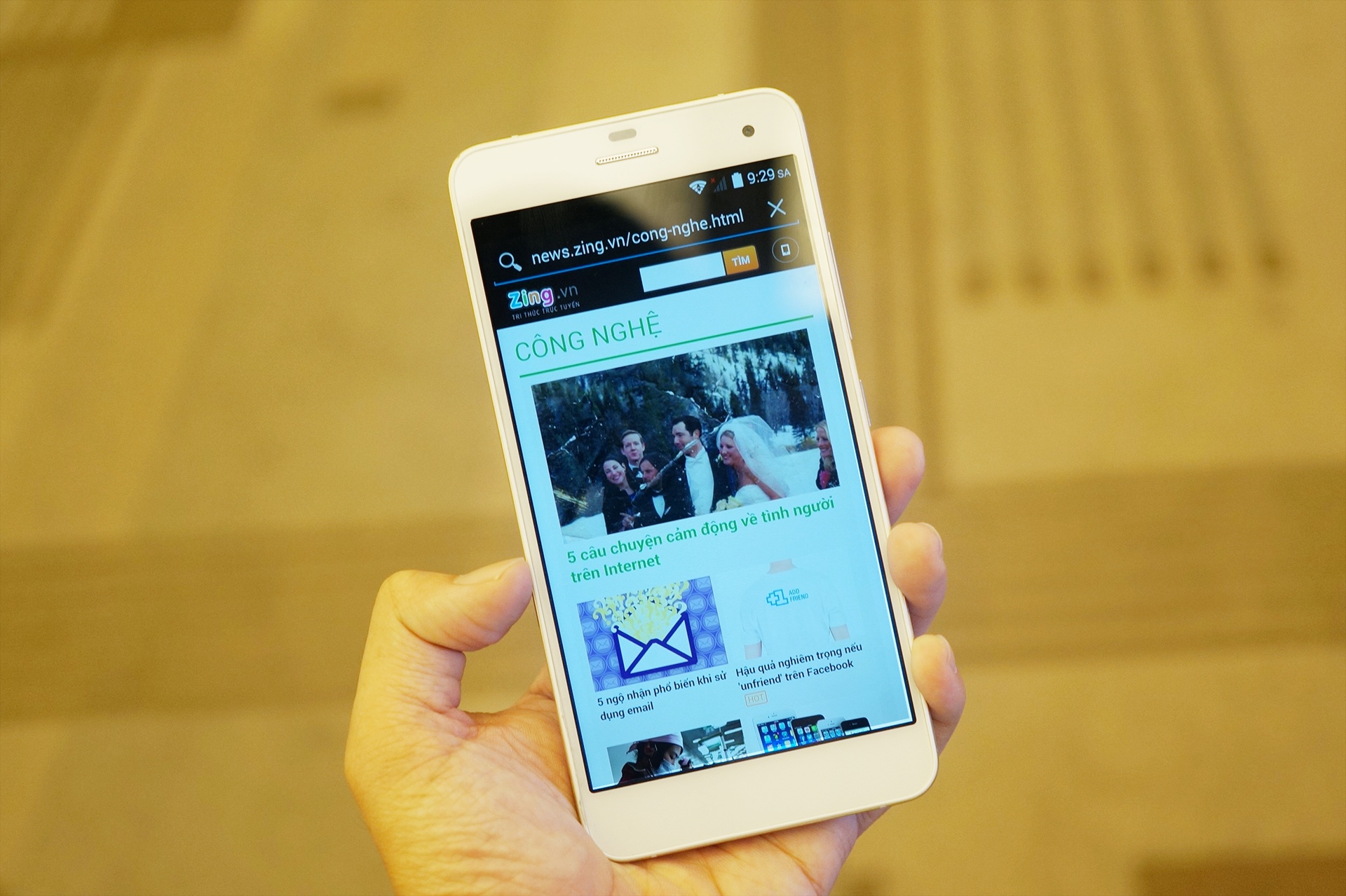 Phablet thuong hieu Viet khung kim loai gia 5,5 trieu dong hinh anh