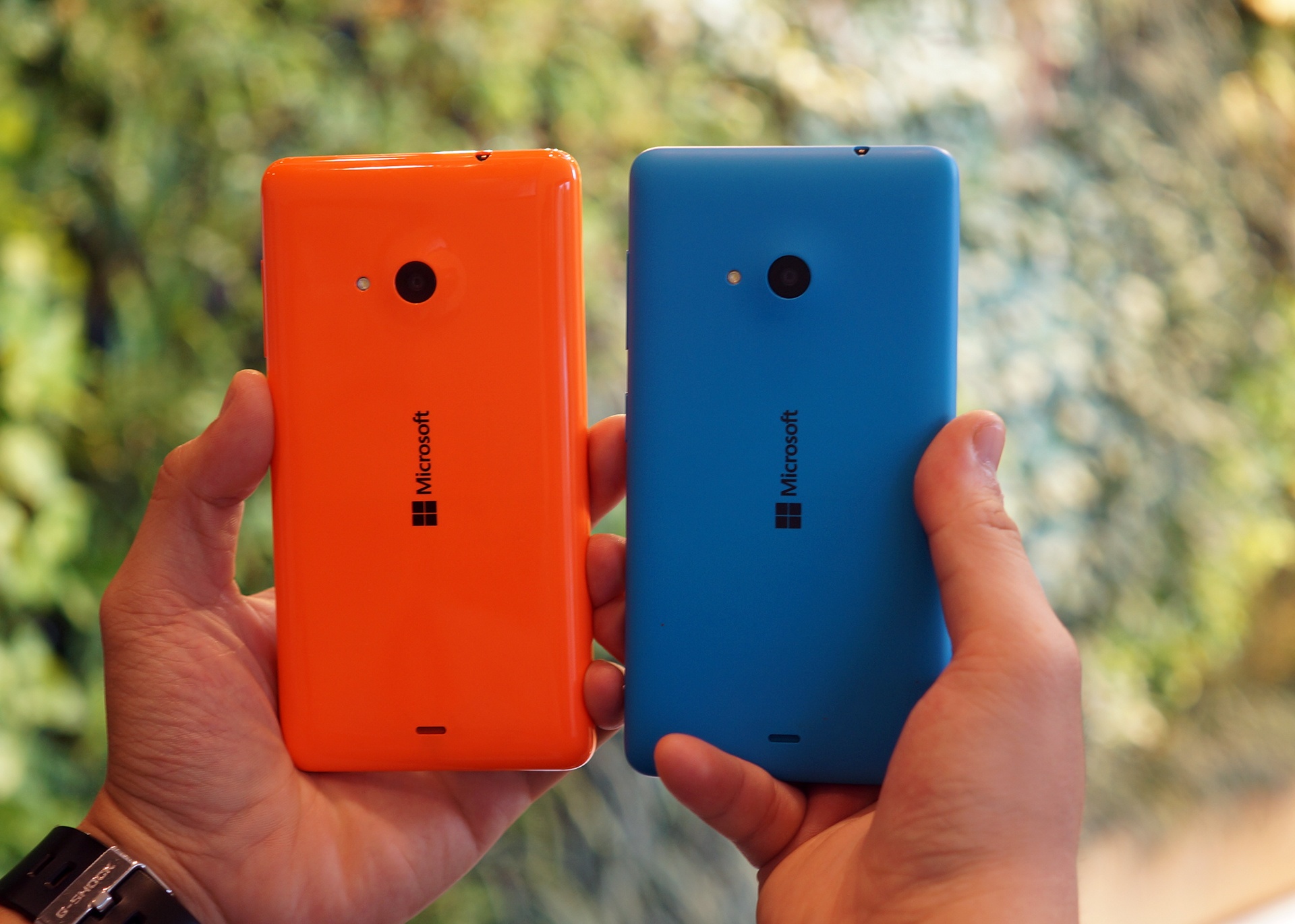 Lumia dau tien cua Microsoft ban o VN tu 3/12, gia 3,5 trieu hinh anh