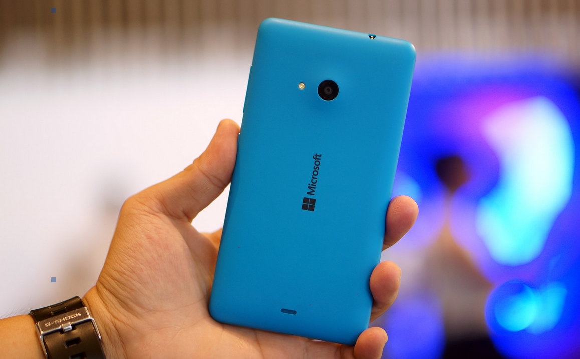 Anh thuc te Lumia 535 2 SIM, chup anh selfie nhom tai VN hinh anh