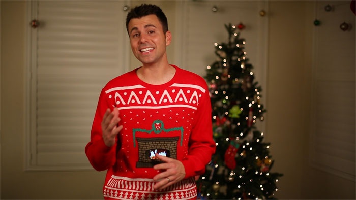 Trang phuc Giang sinh ket hop hai huoc voi iPhone hinh anh