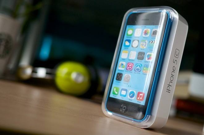 iPhone 5C bat ngo ban tro lai o VN voi gia tu 8,5 trieu hinh anh