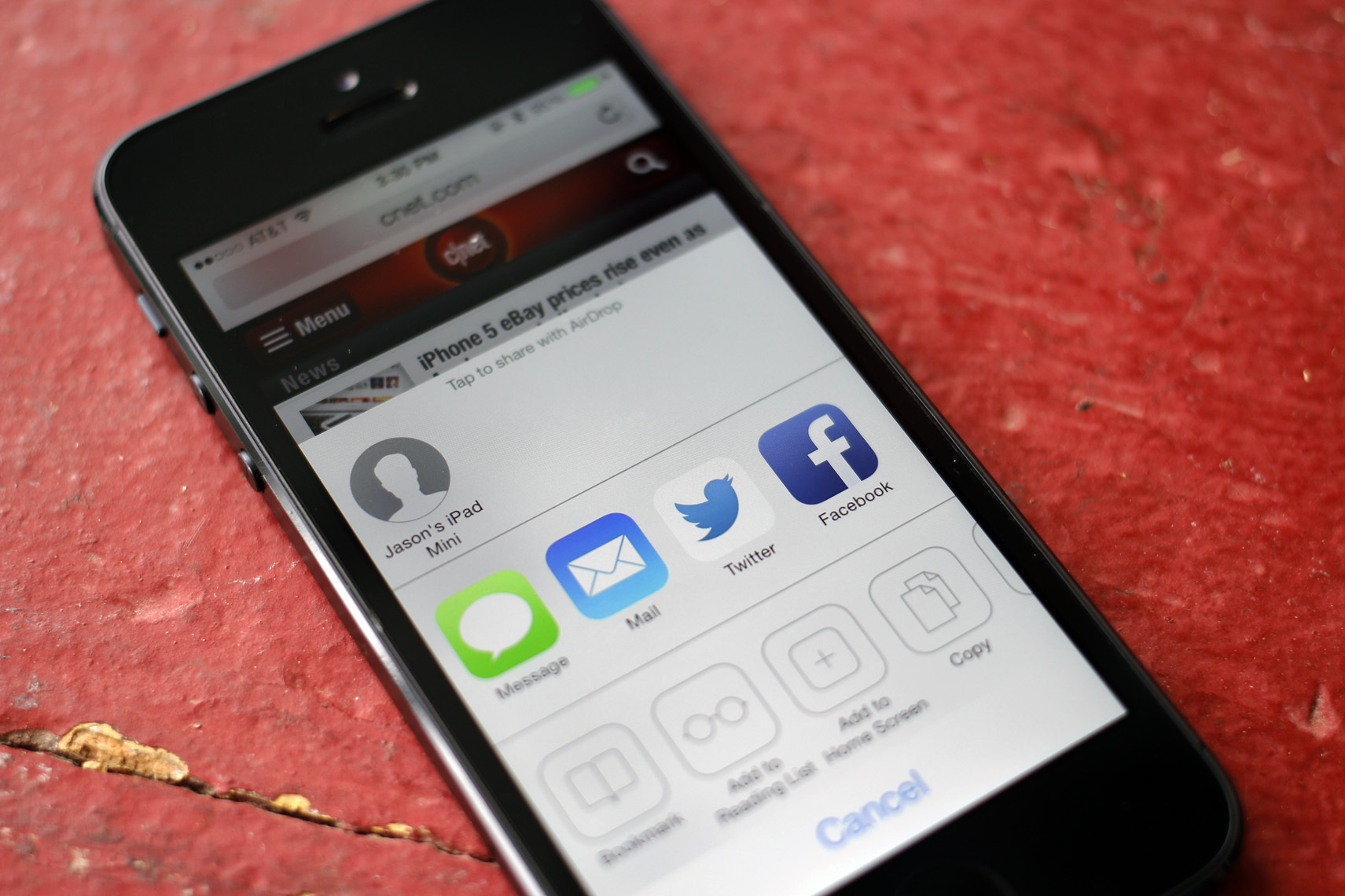 Gui cap toc anh, video bang Air Drop tren iPhone the nao? hinh anh