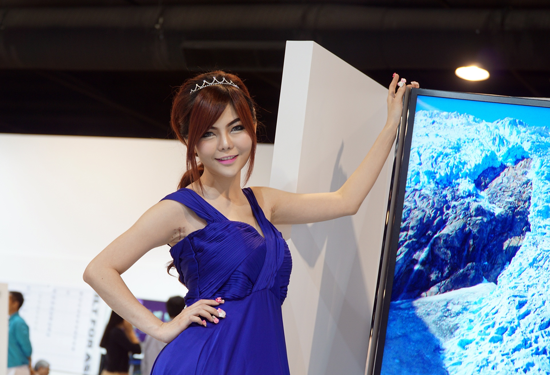 TV SUHD chay Tizen, Galaxy A7 xuat hien o Sea Forum 2015 hinh anh