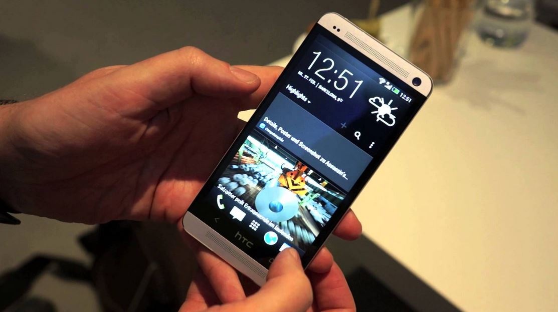 Xu huong dien thoai di dong noi bat nhat qua tung ky MWC hinh anh