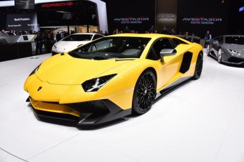 Lamborghini tap trung 'ep can' Aventador SuperVeloce hinh anh