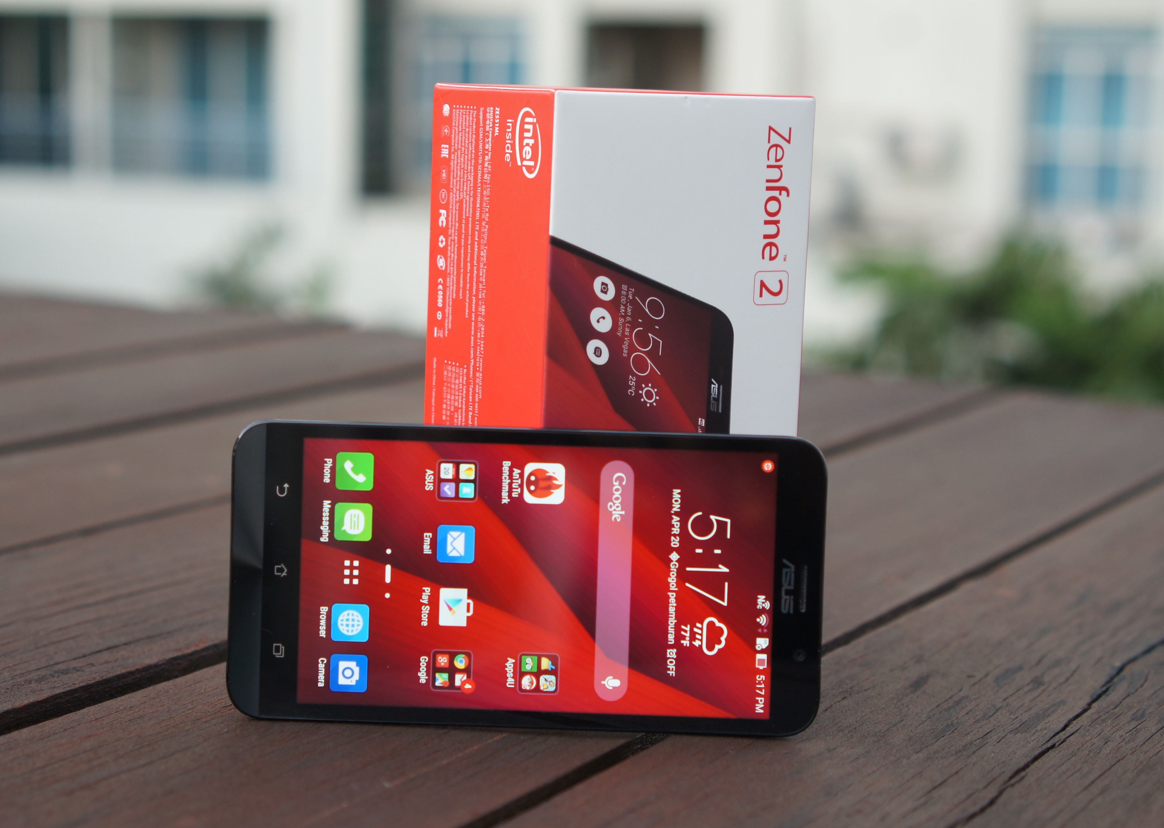 Mo hop Asus Zenfone 2 chinh hang RAM 4 GB sap ban o VN hinh anh