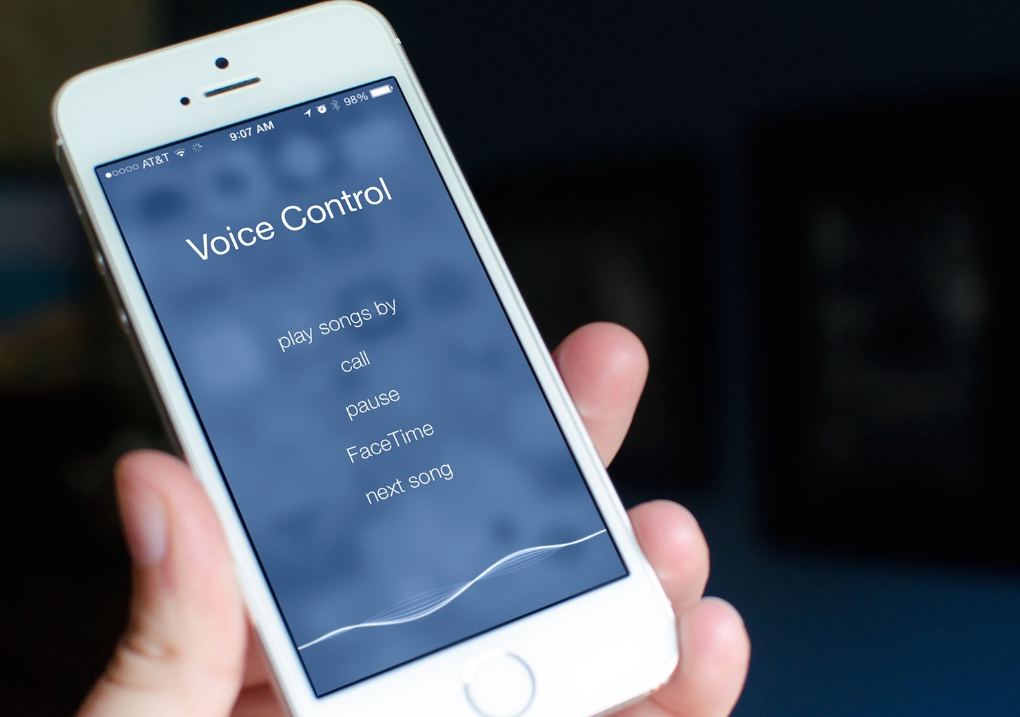 Tat khau lenh Voice Control gay phien toai tren iPhone hinh anh