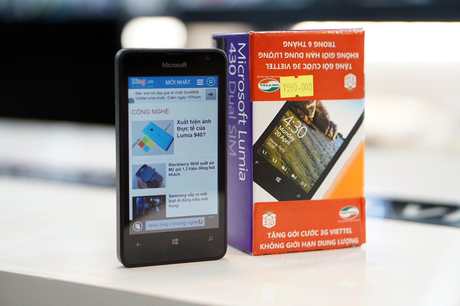 Mo hop Lumia 430 - chiec Windows Phone re nhat o Viet Nam hinh anh