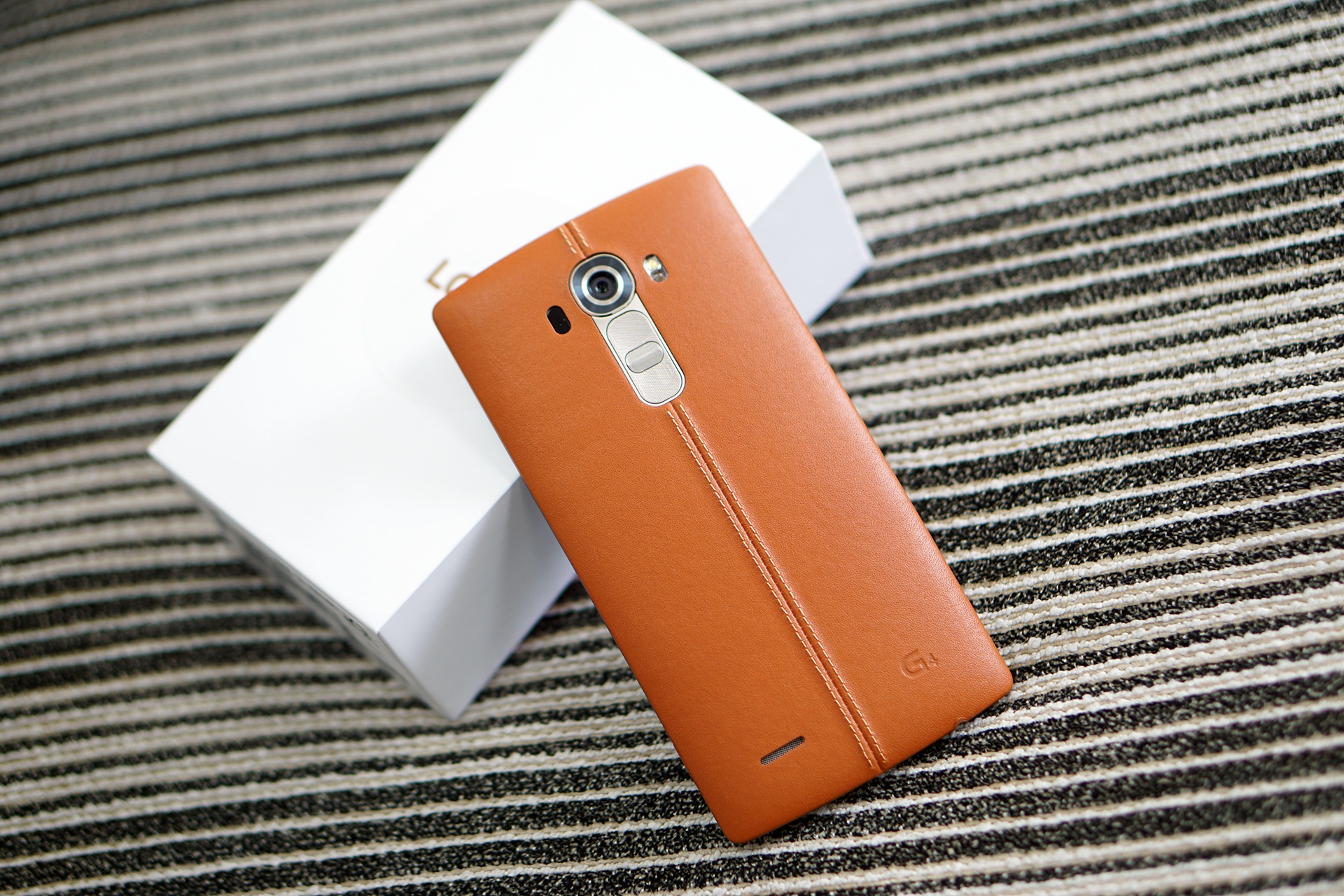 Mo hop LG G4 chinh hang 2 SIM vua ra mat tai Viet Nam hinh anh