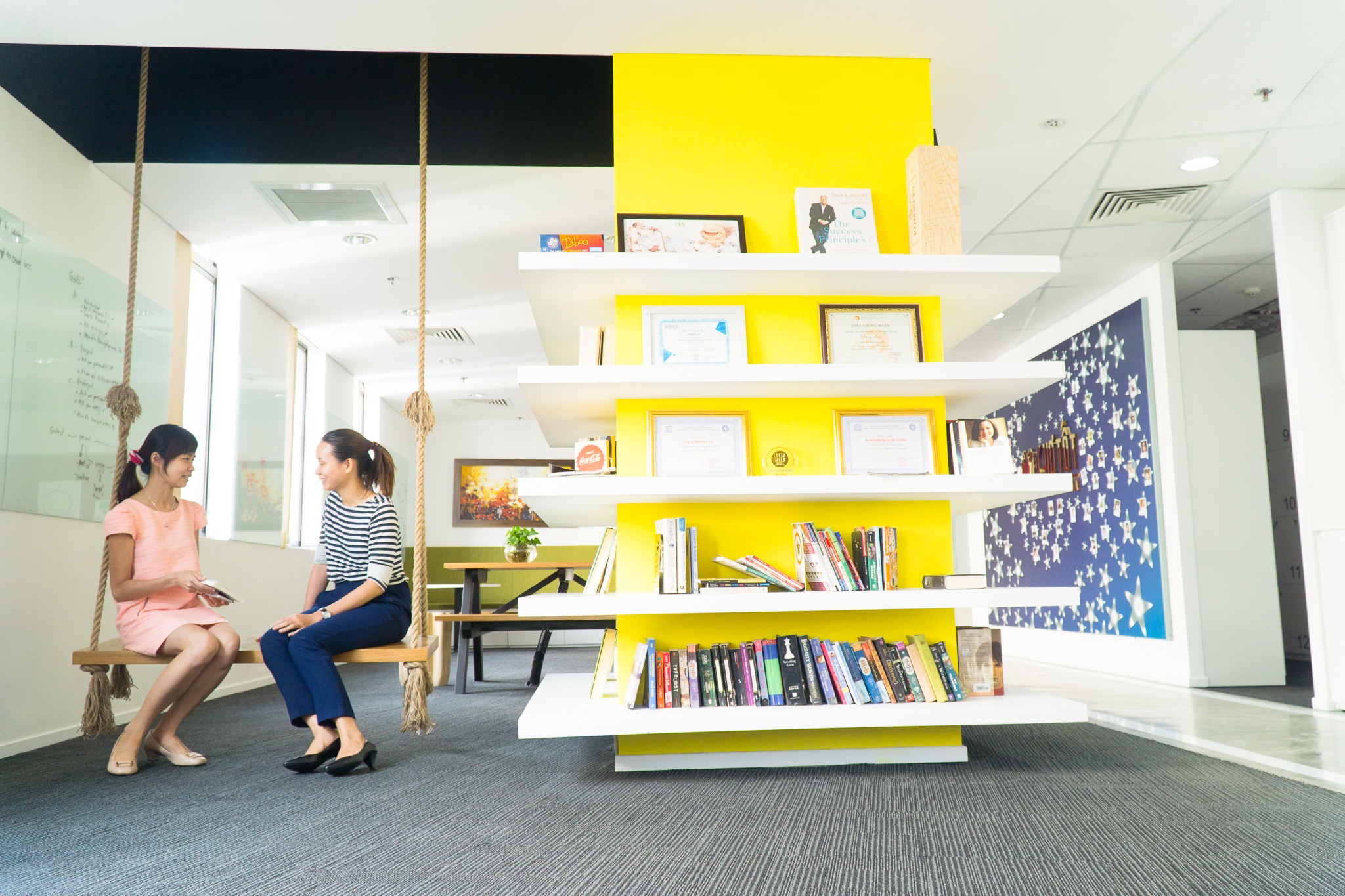 Van phong cong nghe dam chat Viet giua trung tam Sai Gon hinh anh