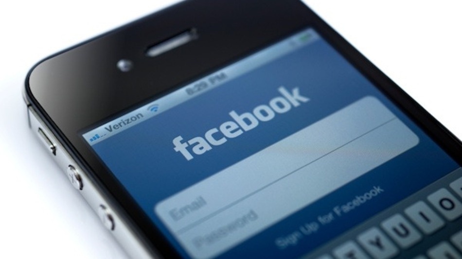 Hacker dung Facebook, Chrome danh cap du lieu tu iPhone hinh anh