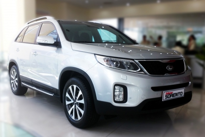 Dong loat giam gia xe Kia gay soc tai Viet Nam hinh anh