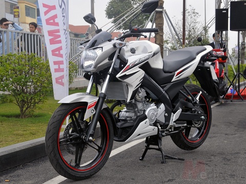 Honda, Yamaha loay hoay voi xe con tay co nho hinh anh