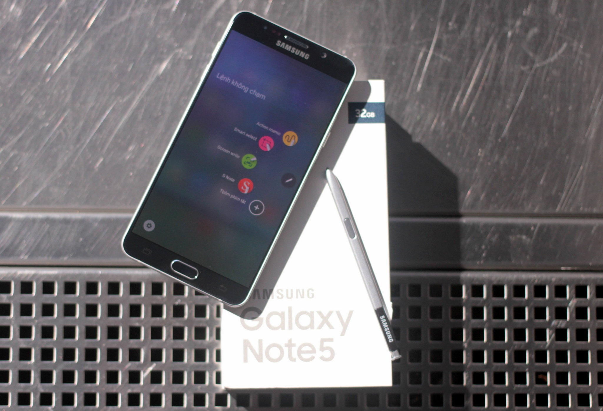 Samsung Galaxy Note 5 tai VN co gia 17,9 trieu, ban tu 30/8 hinh anh