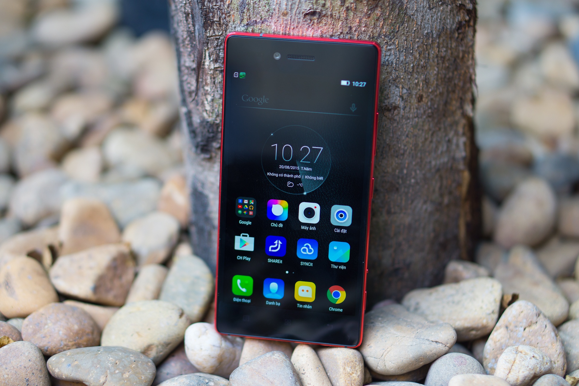 Smartphone co camera 16 cham, RAM 3 GB gia 7,9 trieu o VN hinh anh