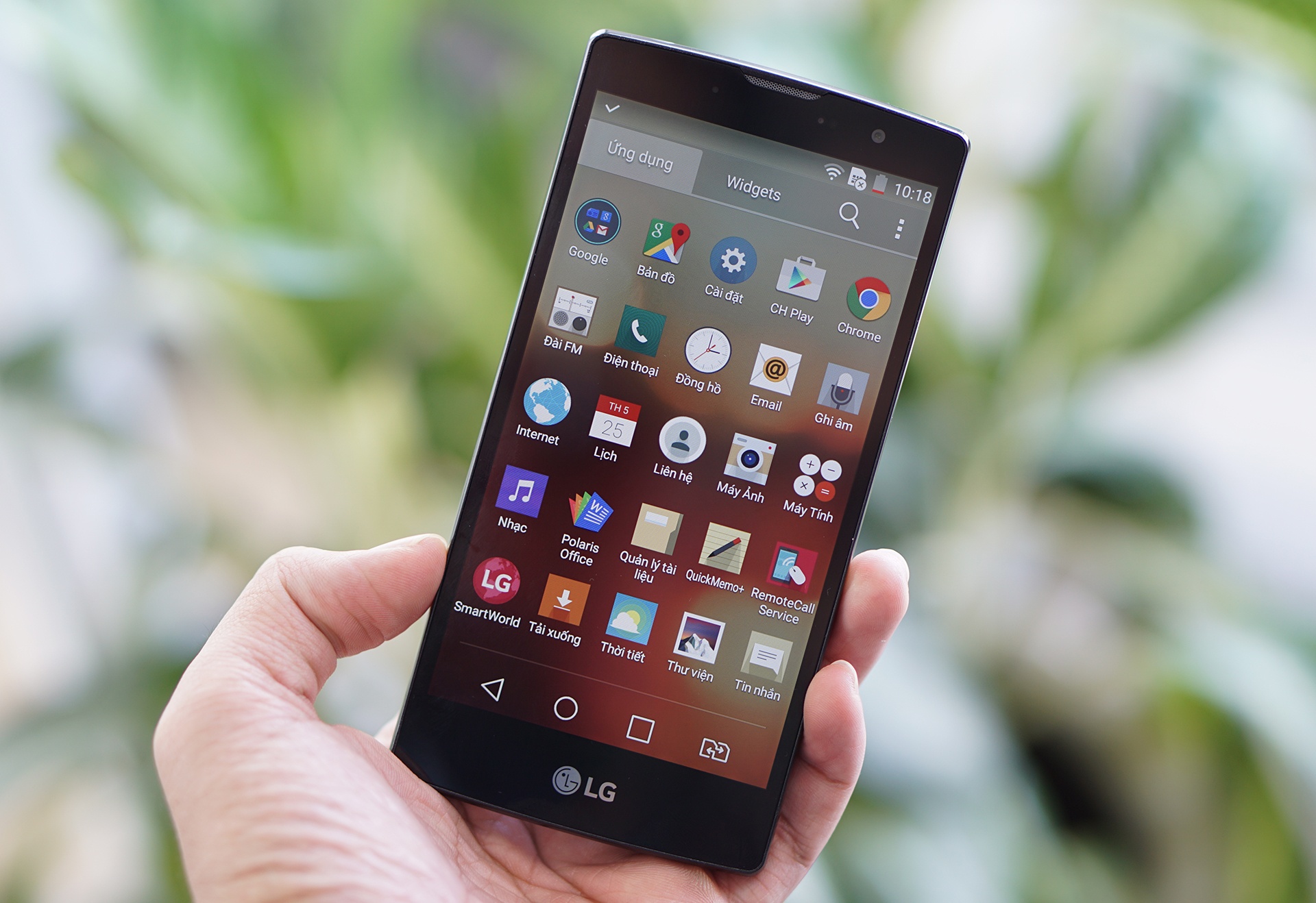 Loat smartphone ha gia manh nhat thang 8 hinh anh