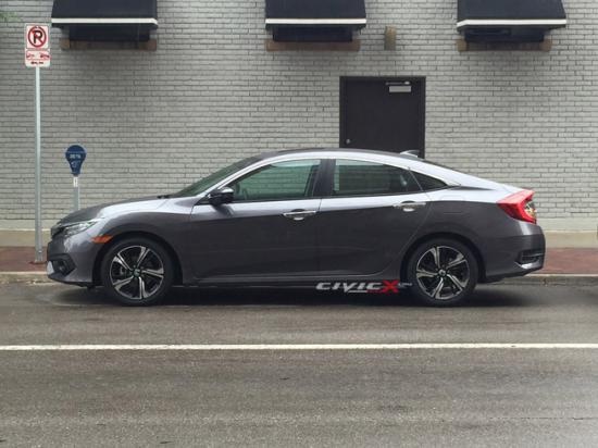 Honda Civic 2016 bat ngo dao pho hinh anh