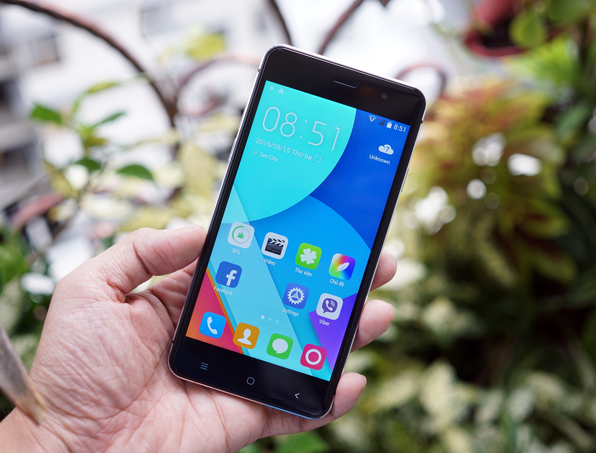 Smartphone man hinh giong iPhone 6 gia 2,6 trieu o VN hinh anh