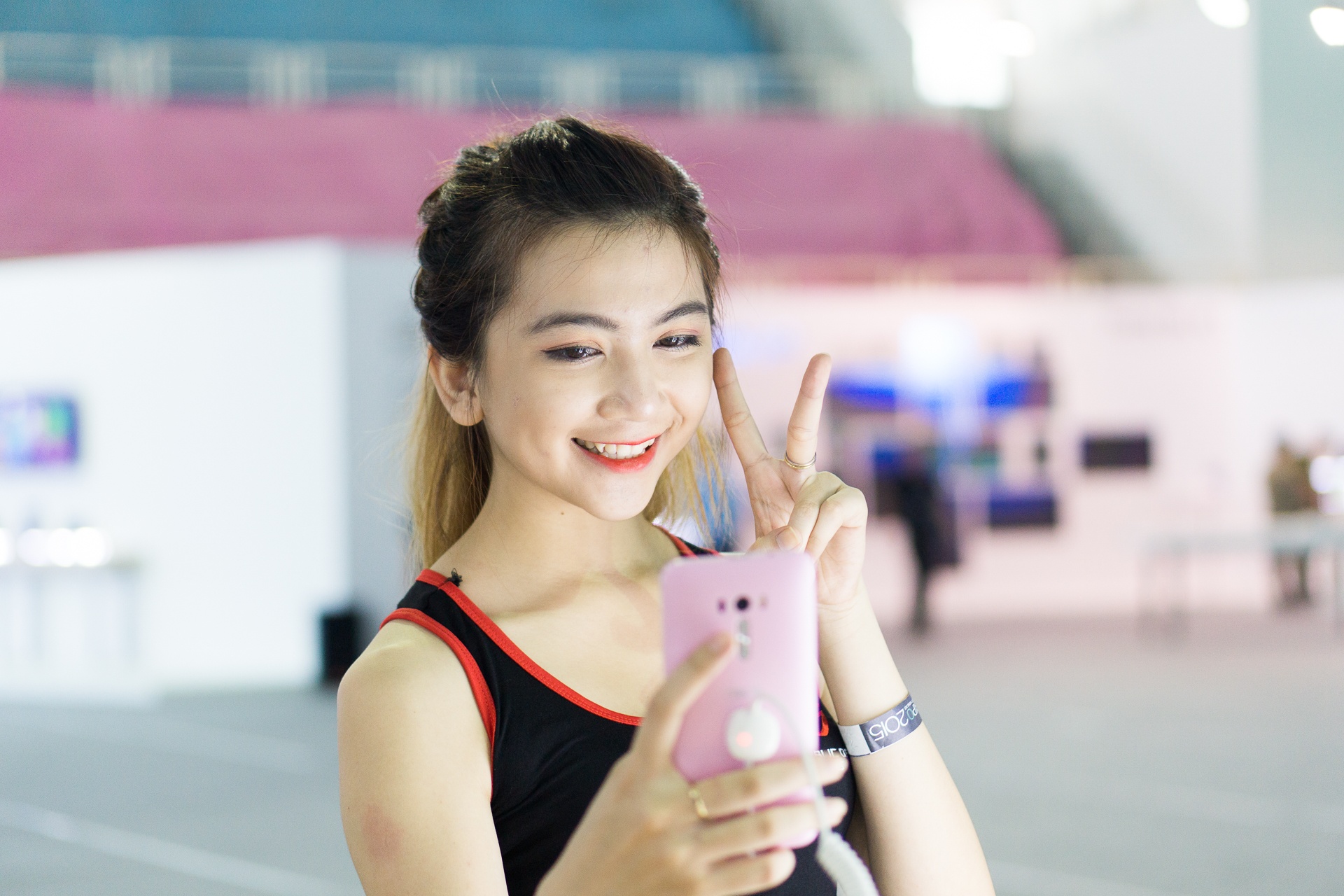 Asus trinh lang loat Zenfone moi tai TP HCM hinh anh